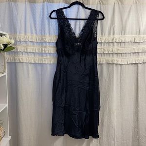 Mary Green, black, lacy silk nightgown chemise by Mary Green, size large